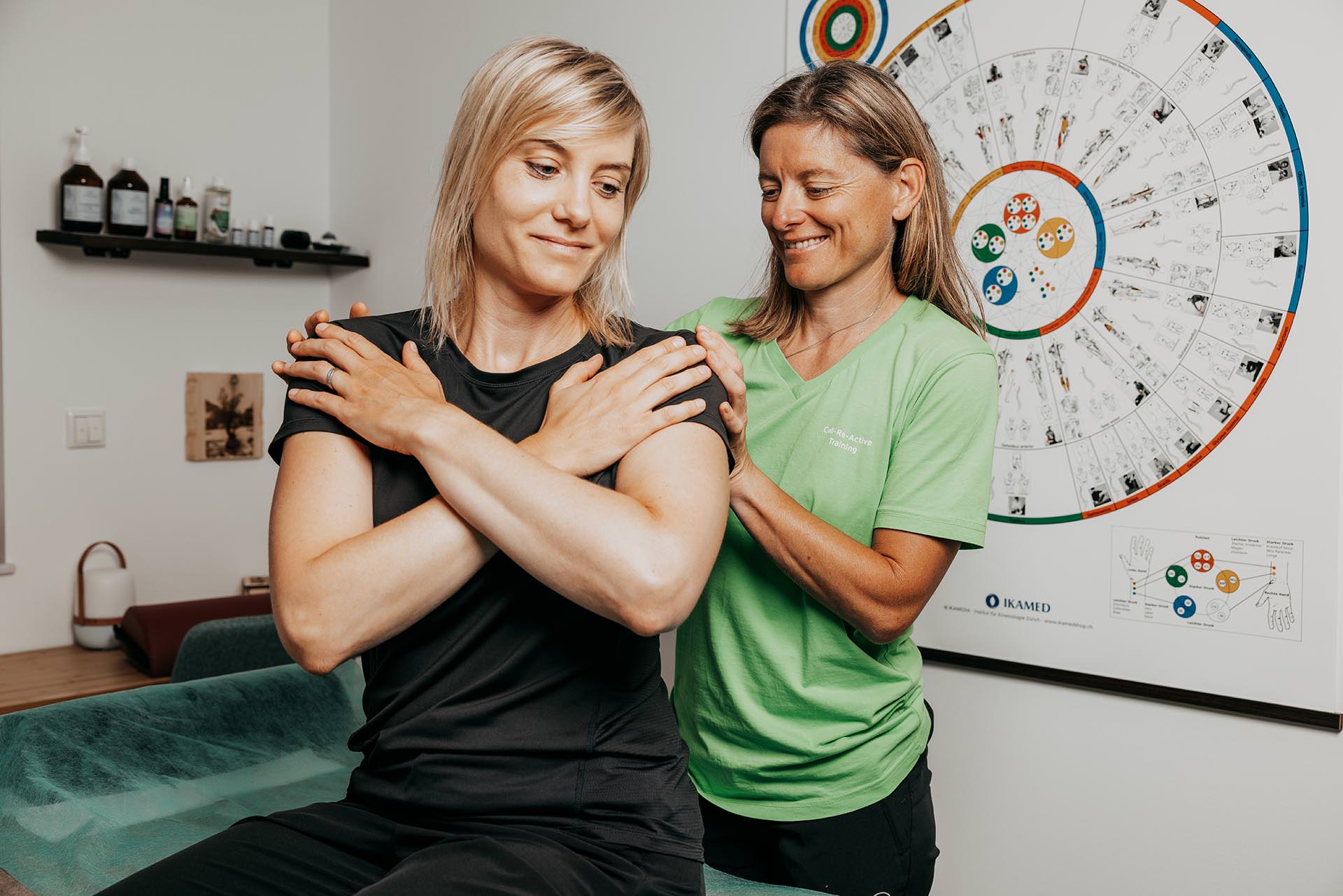 Bea Holzmann begleitet Menschen mit Cranio Sacral Balancing, CRT Cell-Re-Active Training, Aromaberatung, Rhythmischem Körperbalancing, Kinesiologie sowie Farblicht- und Softlaseranwendungen im Raum Tirol und Innsbruck-Land.