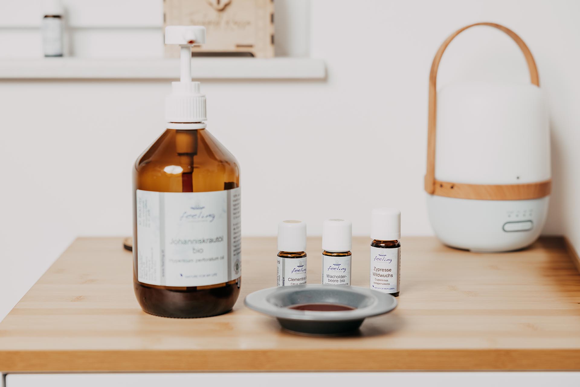 Ganzheitliche Energetik für Menschen: Cranio Sacral Balancing, Aromacoaching, Rhythmisches Körperbalancing, Kinesiologie, CRT Cell-Re-Active Training sowie Farblicht- und Softlaseranwendungen – individuell abgestimmt im Raum Tirol.